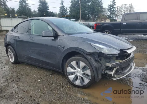 2024 Tesla Model Y z USA, uszkodzony, nr VIN 7SAYGDEE2RF984392